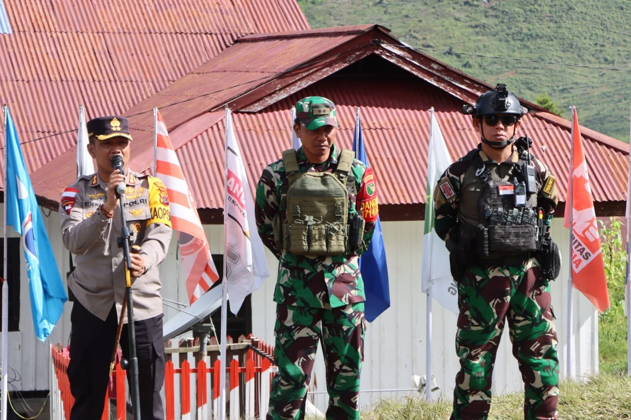 Kapolres Puncak Jaya Bersama Dandim 1714/PJ Pimpin Apel Kesiap-siagaan Pengamanan Pasca Tahapan Pemungutan Suara Pilkada Serentak Tahun 2024