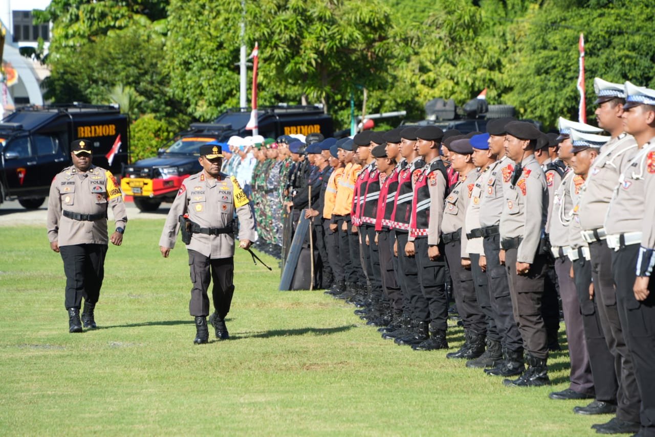 Jaga Keamanan Nataru, Kapolda Papua Pimpin Apel Gelar Pasukan Operasi Lilin Cartenz 2024