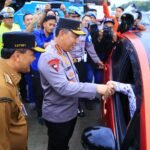 Kapolri Sapa Pemudik di Tol Kalikangkung, Sampaikan Pesan Utamakan Keselamatan