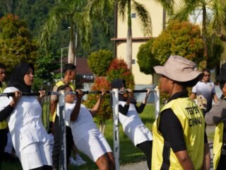 Polda Papua Barat Gelar Tes Jasmani Casis Bintara Polri T.A.2025