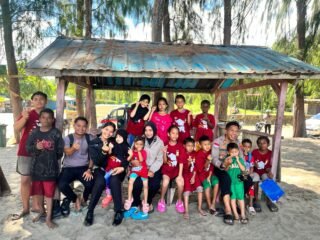Operasi Rasaka Cartenz 2025 Hadirkan Pembelajaran Edukatif di Pantai Holtekamp Sebagai Bekal Masa Depan Anak-Anak