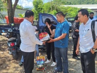 Polri Hadir untuk Masyarakat, Intelkam Polda Papua Salurkan Bansos HUT Intelkam Polri ke-80 di Kota Jayapura