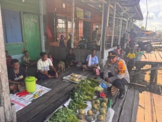 Tingkatkan Keamanan dan Ketertiban Wilayah, Polsek Citak Mitak Laksanakan Patroli Dialogis