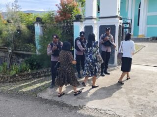 Polres Tolikara Perkuat Pengamanan Ibadah Minggu, Patroli Dialogis Pastikan Situasi Tetap Kondusif