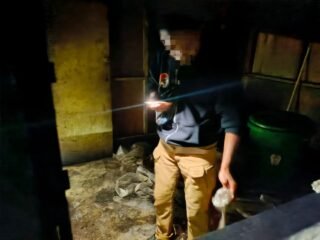 Sat Resnarkoba Polres Jayawijaya Amankan Lokasi Produksi Miras Lokal di Wamena