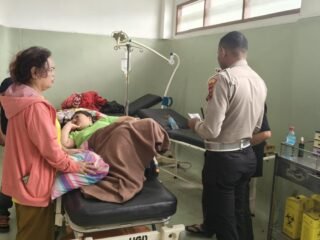 Respon Cepat Polsek Wamena Kota, Tangani Laka Lantas Dijalan Hom - Hom