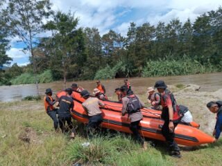 Polres Jayawijaya Lanjutkan Pencarian Korban Jembatan Gantung Wouma Hari Ke-3
