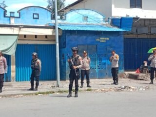 Sat Binmas Polres Jayawijaya sampaikan imbauan kamtibmas melalui mobil penerangan