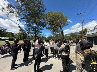 Patroli Gabungan Polres Jayawijaya dan Brimob Jaga Kamtibmas Kota Wamena Tetap Kondusif
