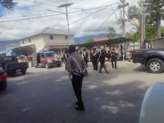 Waka Polres Jayawijaya Pimpin Patroli Dan Berikan Himbauan Kamtibmas di Kota Wamena