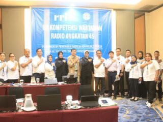Asah Profesionalisme Wartawan Radio, Bid Humas Polda Papua Berbagi Teknik Konferensi Pers dan Door Stop