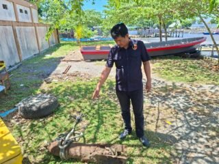 Polres Sarmi Amankan Mortir Aktif Peninggalan Perang Dunia II yang Ditemukan di Pantai Kelapa 1