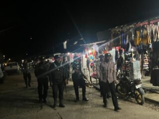 Hadir di Tengah Masyarakat, Regu Siaga III Polres Tolikara Pastikan Karubaga Tetap Aman