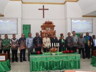 Kapolda Papua Hadiri Peletakan Batu Pertama Renovasi Gereja Oikumene Bahtera Hayat Kodaeral X