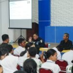 Polda Papua Edukasi Pelajar SMK Negeri 1 Jayapura tentang Bijak Bermedia Sosial dan Pencegahan Kejahatan Digital