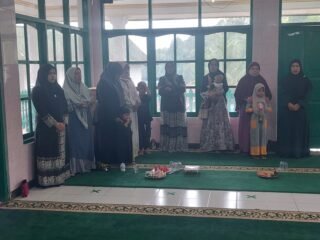 Perkuat Kecintaan kepada Rasulullah, Jamaah Masjid Nurul Falah Gelar Peringatan Maulid Nabi Muhammad SAW