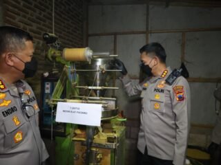 Polresta Cilacap Ungkap Produksi Jamu Ilegal di Kecamatan Kroya, Dua Orang Berhasil Diamankan