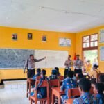 Sat Lantas Polres Supiori Edukasi Pelajar tentang Keselamatan Berlalu Lintas