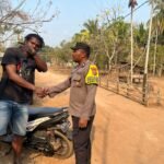 Bhabinkamtibmas Toray Ajak Warga Jaga Kamtibmas dan Cegah Kebakaran Hutan dan Lahan